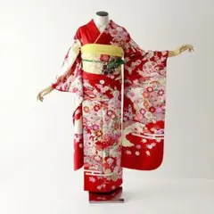 【新品超美品】正絹 紗綾形地紋の鮮やかな赤色の振袖 成人式