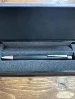 Item thumbnail for item 29ecdb7e-4b0e-4e1c-a4e4-80e9768b11ad