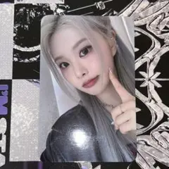 Purple Kiss スアン トレカ
