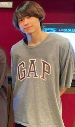 【松村北斗 着用】GAP Tシャツ サイズL グレー