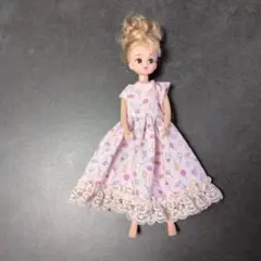 Ｅ592リカちゃんのワンピース　ハンドメイド　22㌢、27㌢ドール服