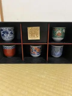 美濃焼 - 三洋陶器　龍峰窯　染付　ネジリ祥瑞　蓋付き湯呑み揃　5客　茶器セット　湯飲み Amazon | 美濃焼 三彩亭 龍峰窯 ネジリ祥瑞 湯呑み 五客 | ノー