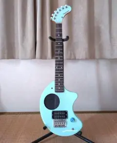 【超美品】ZO-3 ライトブルー アンプ内蔵ミニギター 専用ケース付 ぞーさん 超美品】ZO-3 ライトブルー アンプ内蔵ミニギター 専用ケース付 ぞー