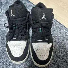 Nike Air Jordan 1 ローカット ブラック/ホワイト/グリーン