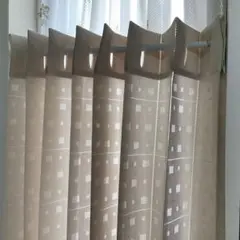アコーディオン　カーテン