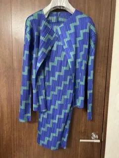 イッセイミヤケ PLEATS PLEASEカーディガンとパンツセットアップ