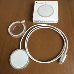 Apple純正 MagSafe 充電器　ケース付き