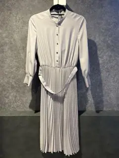 アナイのプリーツロングワンピース