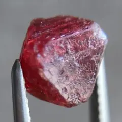 【新品】ミャンマー モゴック産 レッドスピネル 原石 2.30ct 双晶 大粒