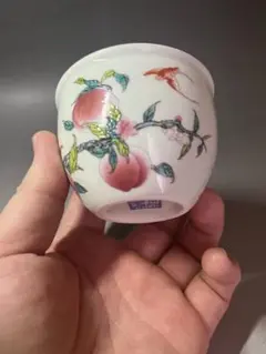 中国骨董:赤い漆器の蓋もの(桃の実と花) 中国骨董:赤い漆器の蓋もの(桃の実と花)