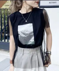 【mily bilet】チュール重ね着レイヤード風シルバー箔プリントTシャツ