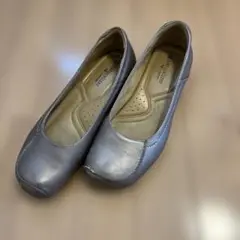 ナチュラライザー　グレー フラットシューズ