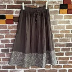 サマンサモスモス　フレアスカート ダークグレー　花柄裾　Ｆ
