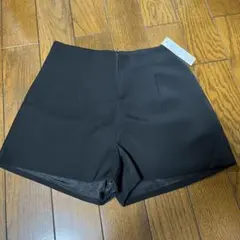 Ada. ブラック ハイウエスト ショートパンツ