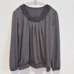 CLOSSHI グレー フリル付き　長袖　トップス　M