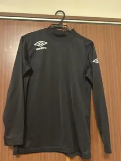 umbro ブラック 長袖シャツ 160サイズ UBA7246J
