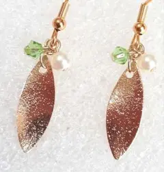 ブレストリーフの夏ピアス　オリーブグリーン