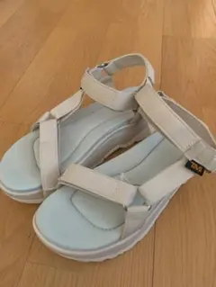 Teva スポーツサンダル ホワイト25センチ