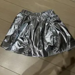 シルバー光沢スカート