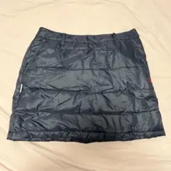 黒いキルティングスカート
