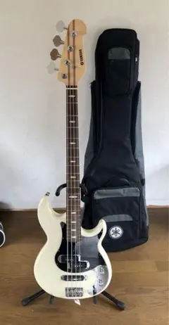 ヤマハ BB424X Yamaha エレキベース アイボリー ギグバッグ付き Yamaha BB424X Electric Bass Guitar Vintage White | Guitar Center