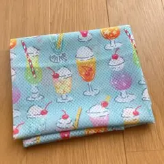 メッシュニット生地　クリームソーダ
