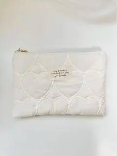 【訳あり】ハートキルティング　フラットポーチ