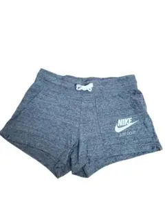 Nike グレー ショートパンツ