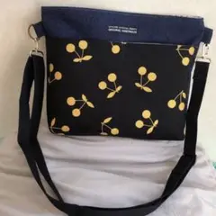 ハンドメイドショルダーバッグ