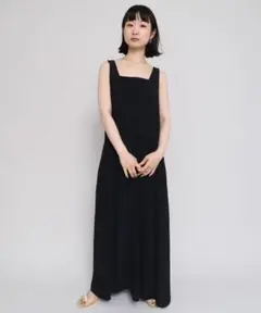 新品　iki レーヨンちりめん解撚ワッシャー Vネックノースリワンピース　黒