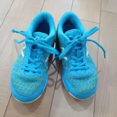 テニスシューズ　20ｃｍ