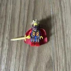 LEGO 王様 フィギュア 剣付き