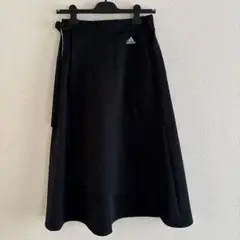 adidas ブラック フレアスカート