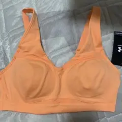 3333円から値下げ　新品　Under Armour オレンジ ブラトップ