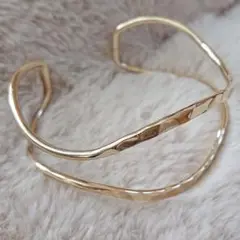 バングル ゴールド ヘンケイ しまむら