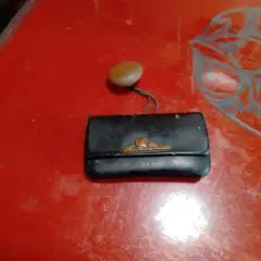 昔の財布らしいです。自宅蔵出しです。時代物です。