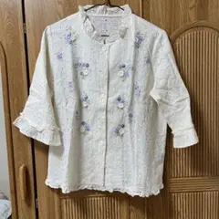 刺繍入り　オフホワイトコットンシャツ　馬里邑　まりむら