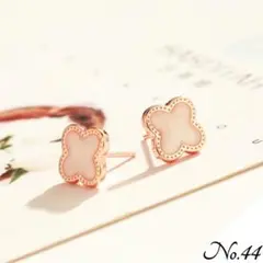 【新品】クローバー ピアス キャッチ式 ローズ×白 アクサセリー レディース