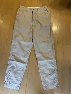 テーパードパンツ