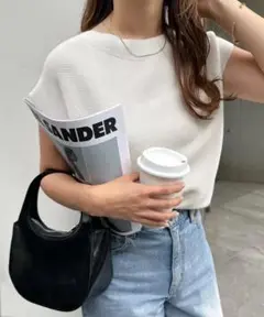 アンドミー　アクリルコットン フレンチスリーブ ニット