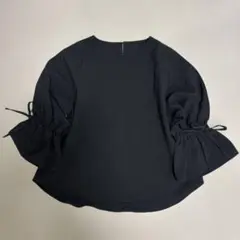 KBF ブラック　プルオーバー　七分袖　袖リボン　シャツ