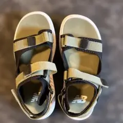 New Balanceサンダル　カーキ　21cm