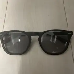 ブラックスクエアサングラス