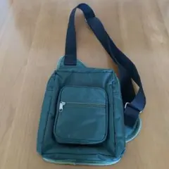 グリーン サコッシュ