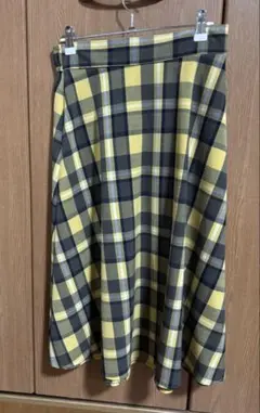 イエローのチェック柄フレアスカート　レトロ