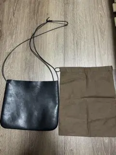 アーツアンドクラフツ　レザーサコッシュ黒