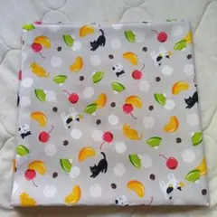 猫とフルーツあんみつのプリント生地