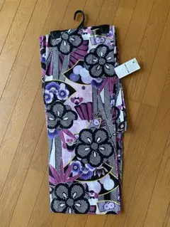 新品未使用　大胆な花柄が美しい浴衣