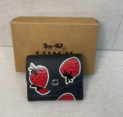 新品・未使用COACH いちご柄 レザー カードケースコーチ