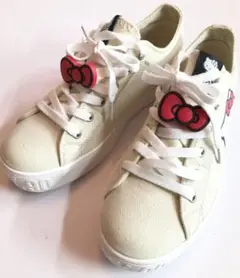 ロキシー、キティちゃんスニーカー